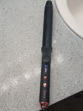 Farcry Black Curling Wand with Rose Gold Accents